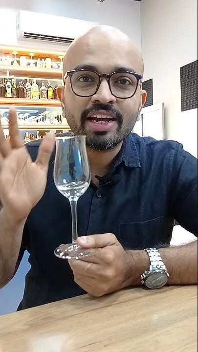 Proper Wine Glass Holding Etiquette - Wine Masterclass